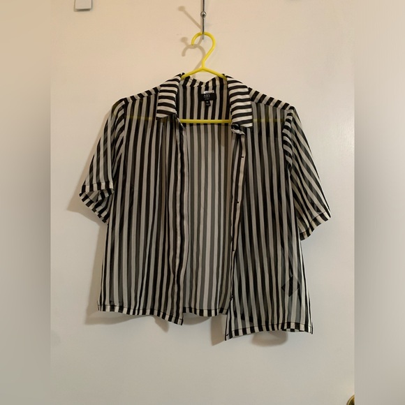 Striped cropped button up - Picture 1 of 2